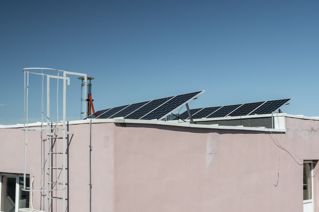 Bloc ingrijit, sistem fotovoltaic si panouri solare. Comision 0