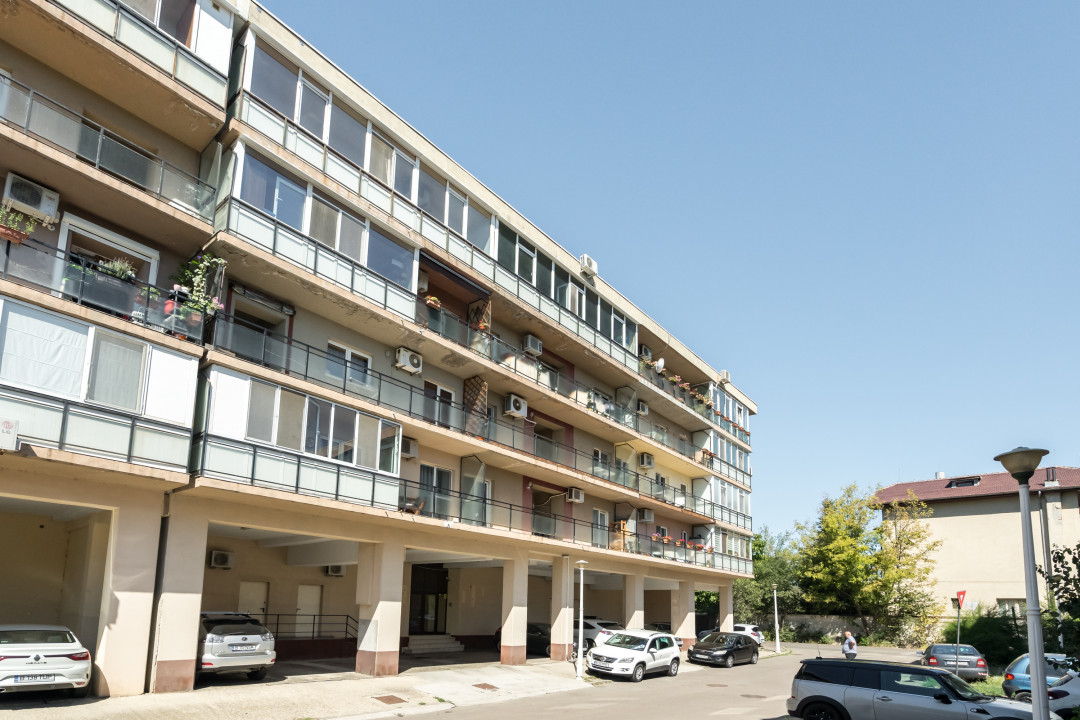 Bloc ingrijit, sistem fotovoltaic si panouri solare. Comision 0