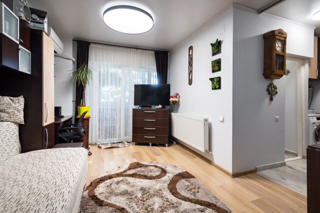 Bloc ingrijit, sistem fotovoltaic si panouri solare. Comision 0