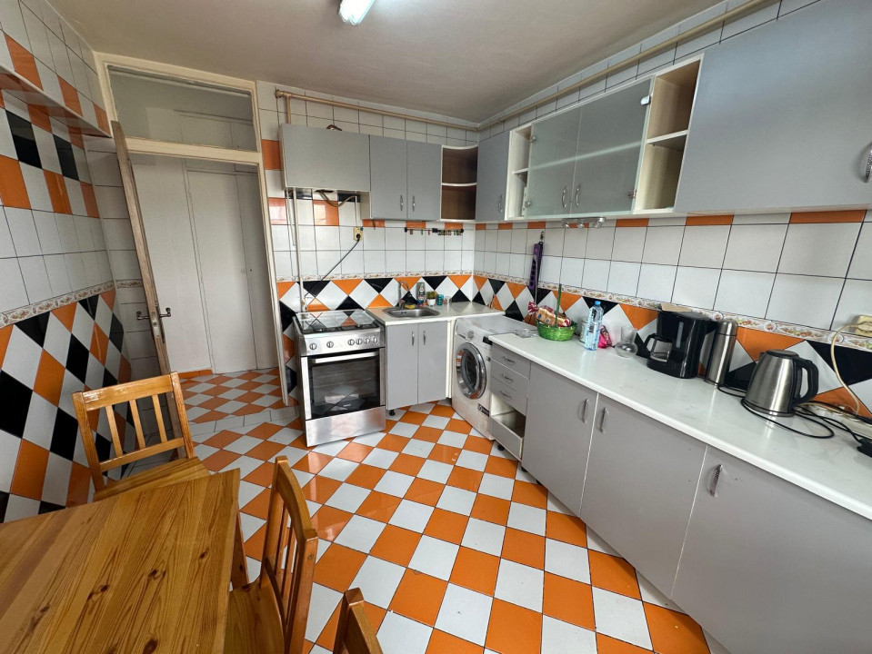 Apartament cu Centrala Proprie, 2 Bai și 2 Balcoane si... loc parcare ADP 