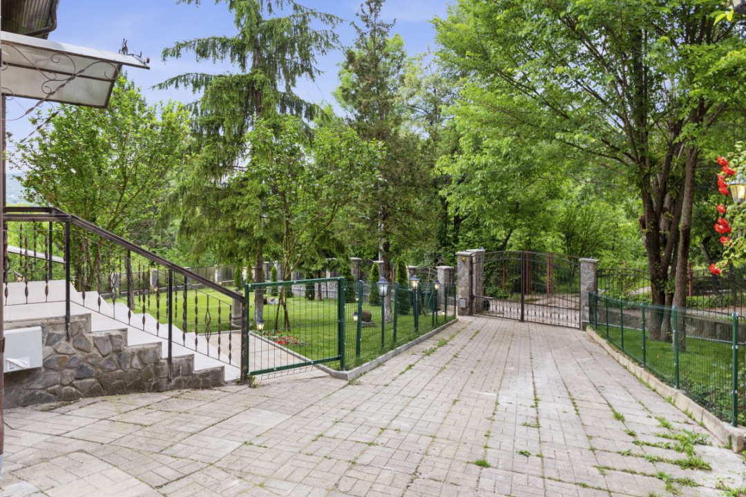 Refugiu de Vis în Cornu – Priveliște Panoramică și Apusuri Memorabile