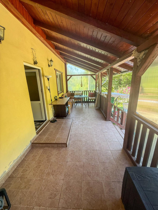 Casa de vacanta sau rezidenta in Adunati, buget redus 