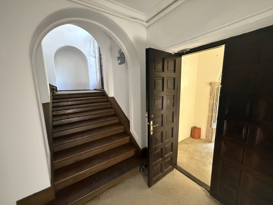 Apartament spațios în vilă deosebită – zona Grădina Icoanei