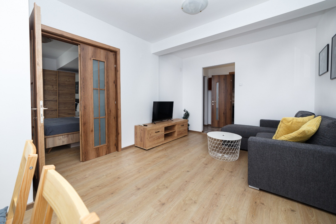 Apartament de închiriat – Universitate | 2 camere | Terasă 40 mp