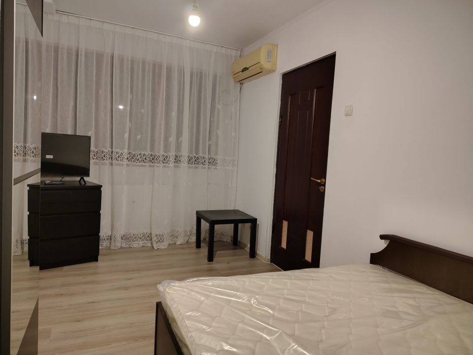 Eroii Revolutiei, doua minute metrou