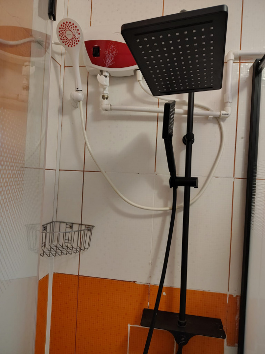 Eroii Revolutiei, doua minute metrou