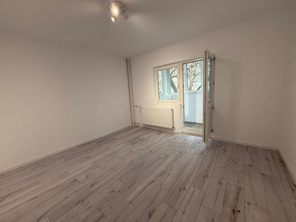 Apartament 3 camere, Nerva Traian, plan secund