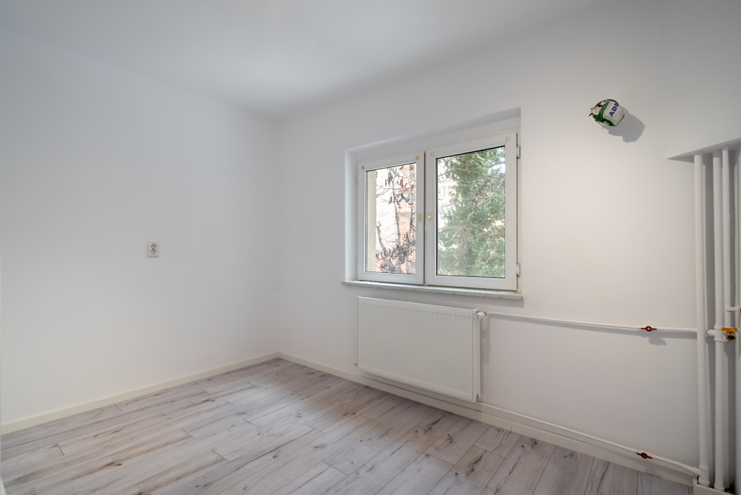 Apartament 3 camere, Nerva Traian, plan secund