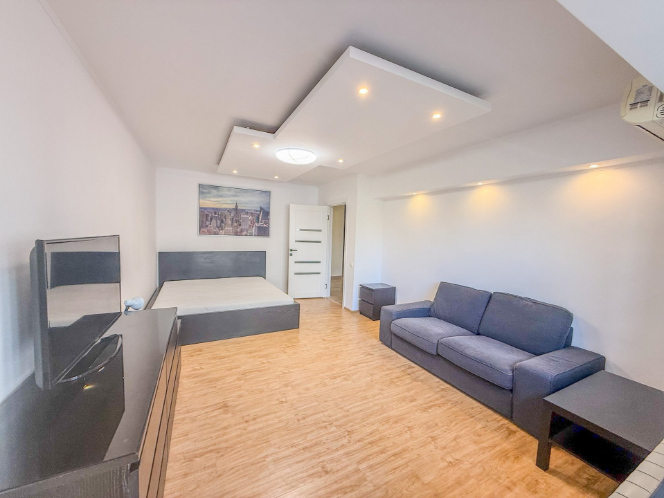 Studio decomandat 39 mp, etaj 3, mobilat complet — Unirii
